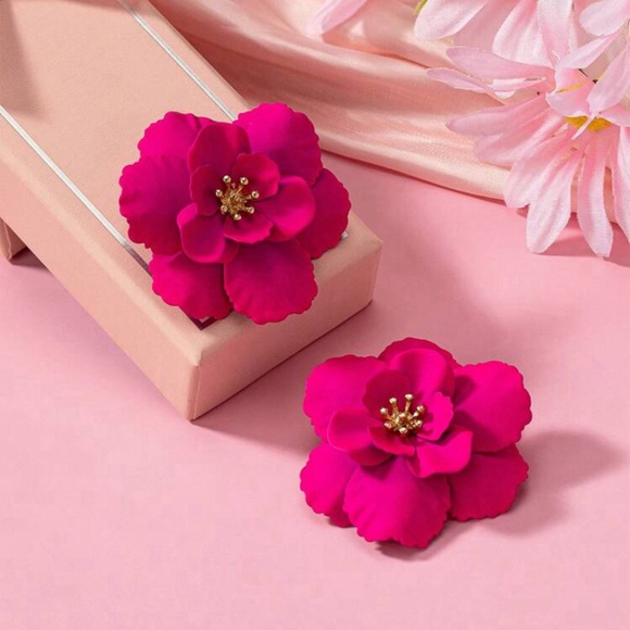 Re-stock Hot Pink Flower Studs Earrings - Picture 1 of 6